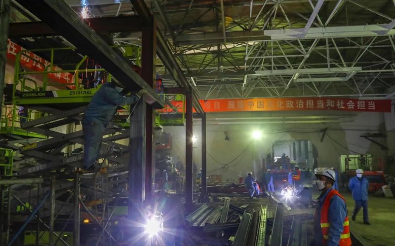 探索平板压花机:艺术与科技的完美结合